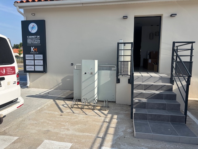 installation plateforme élévatrice centre médical - site belairautonomie.fr